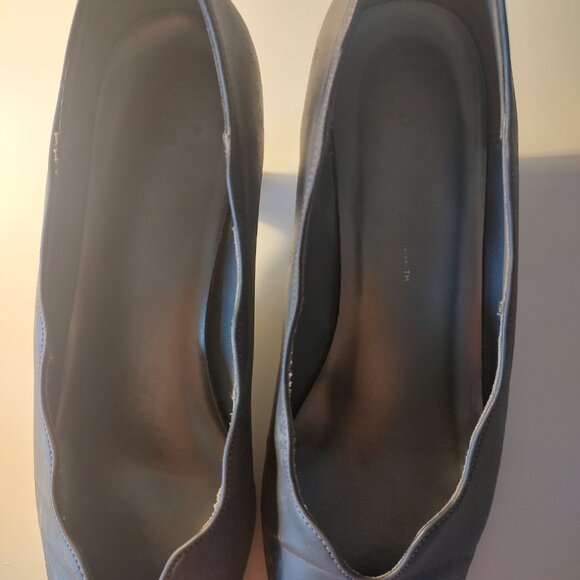 Woman's Size 8 Vintage heels - Picture 4 of 7